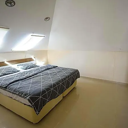 Bluehomes Hotel